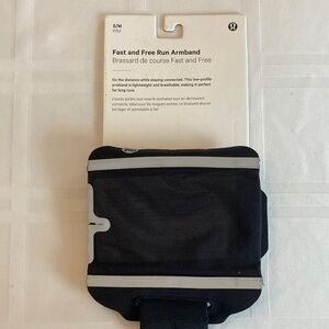 NWT Lululemon Armband